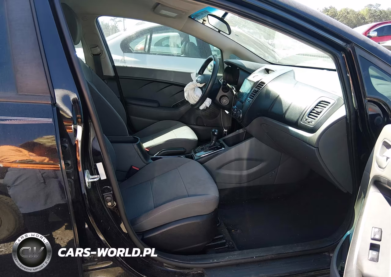 2018 Kia Forte Lx VIN:3KPFK4A76JE234305 - 5