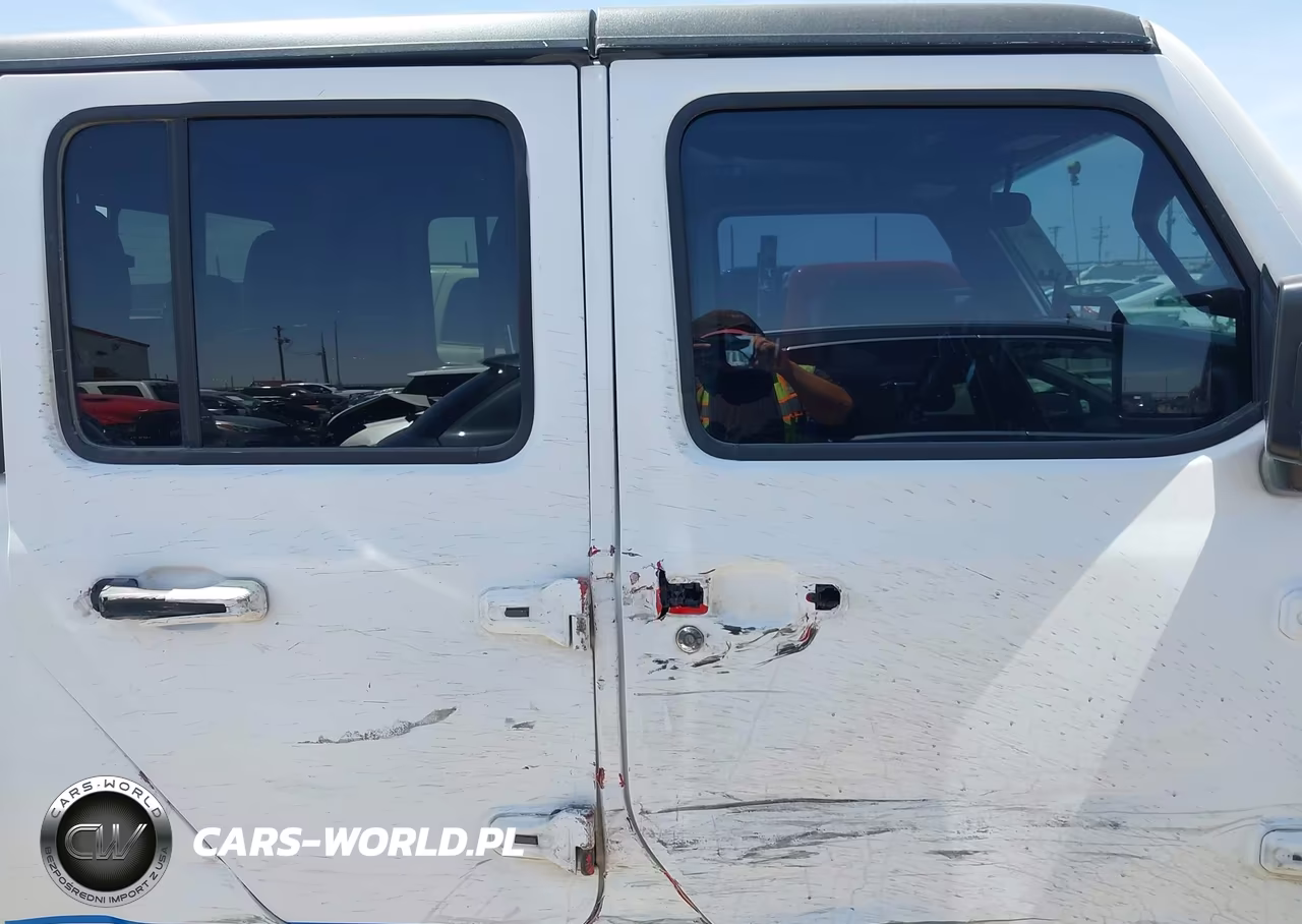 2020 Jeep Gladiator Sport S 4X4 VIN:1C6HJTAGXLL108505 - 14