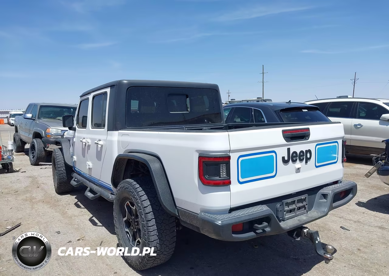 2020 Jeep Gladiator Sport S 4X4 VIN:1C6HJTAGXLL108505 - 3