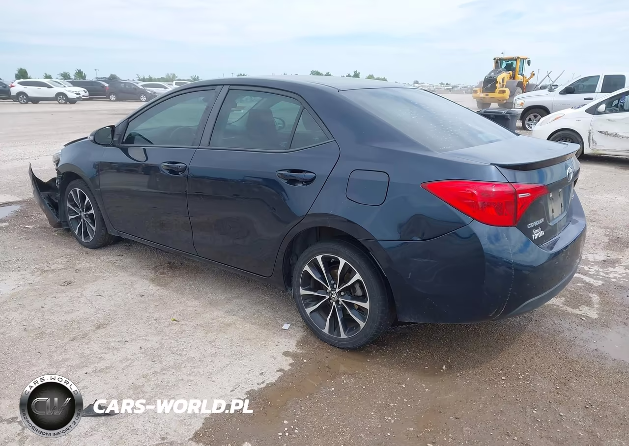 2018 Toyota Corolla Se VIN:5YFBURHE1JP785346 - 3