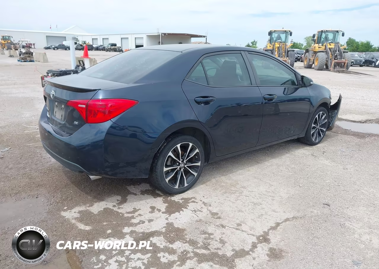 2018 Toyota Corolla Se VIN:5YFBURHE1JP785346 - 4