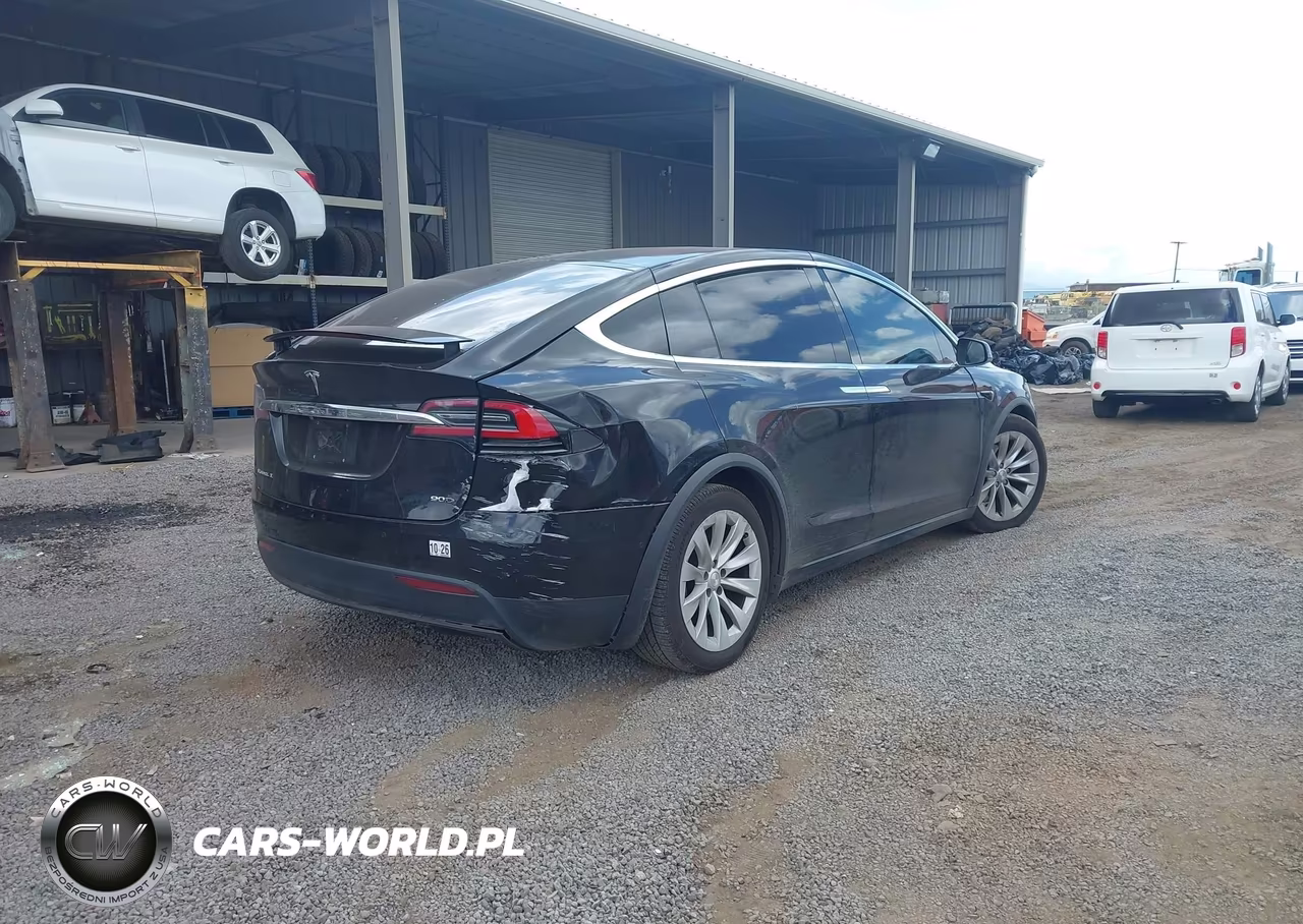 2017 Tesla Model X 100D-75D-90D VIN:5YJXCBE20HF047697 - 4