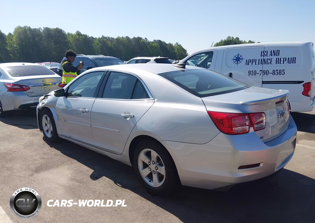 2015 Chevrolet Malibu Ls VIN:1G11B5SL6FF182563 - 3