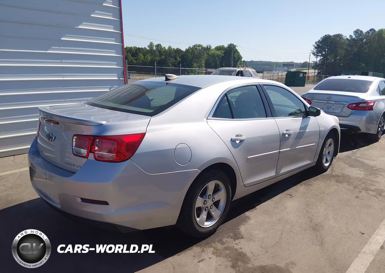2015 Chevrolet Malibu Ls VIN:1G11B5SL6FF182563 - 4