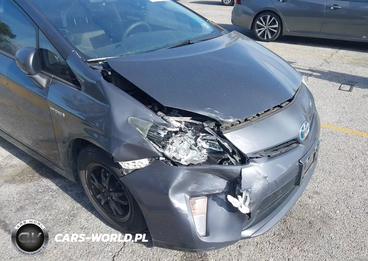 2015 Toyota Prius Two VIN:JTDKN3DU4F0478147 - 17