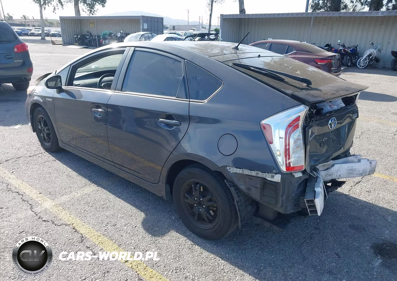 2015 Toyota Prius Two VIN:JTDKN3DU4F0478147 - 3