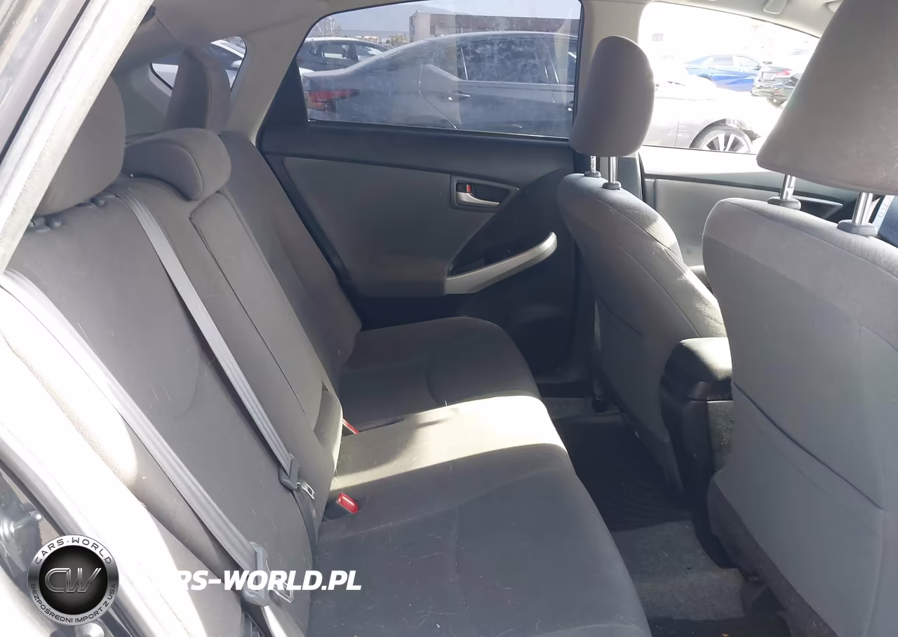 2015 Toyota Prius Two VIN:JTDKN3DU4F0478147 - 8