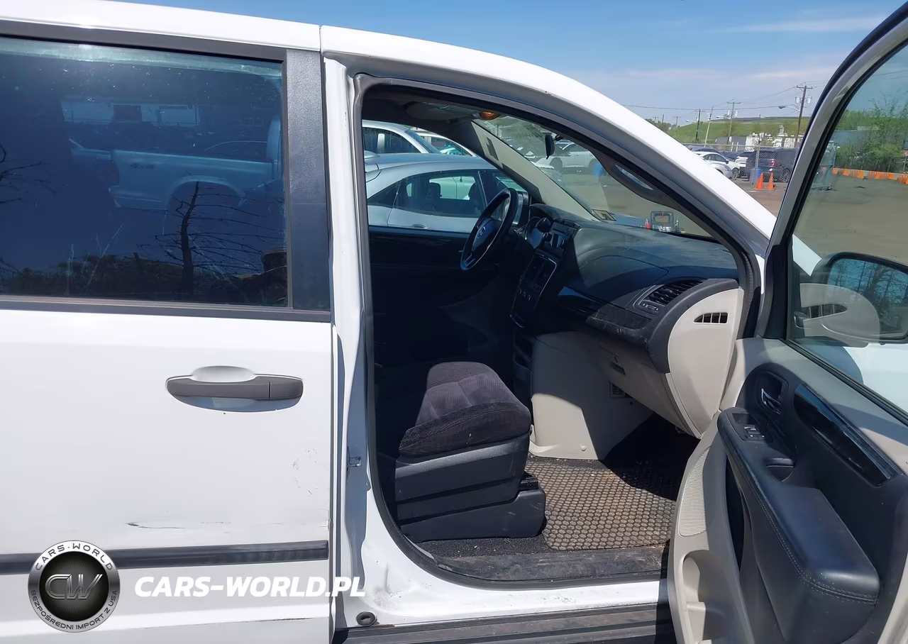 2014 Dodge Grand Caravan American Value Pkg VIN:2C4RDGBG1ER462188 - 5