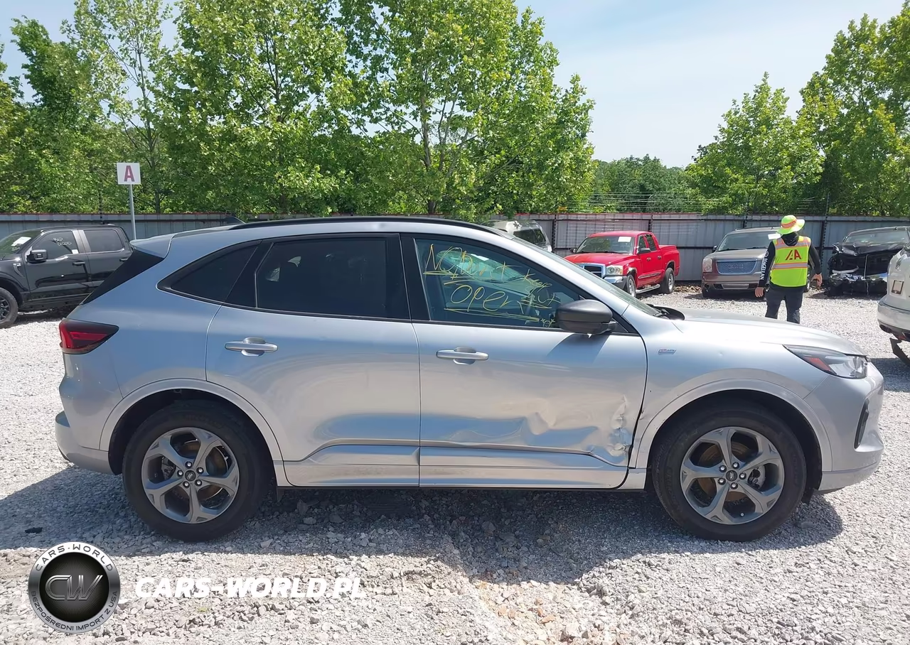 2023 Ford Escape St-Line VIN:1FMCU0MN6PUB13876 - 14