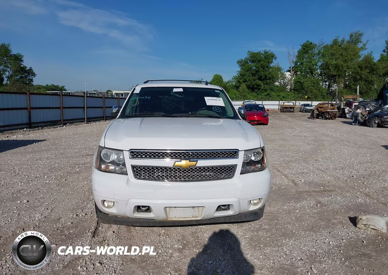 2013 Chevrolet Tahoe Ltz VIN:1GNSKCE07DR330837 - 12