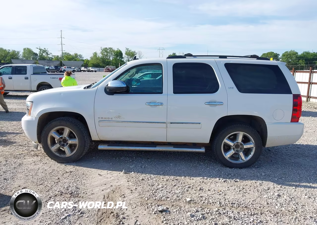 2013 Chevrolet Tahoe Ltz VIN:1GNSKCE07DR330837 - 14