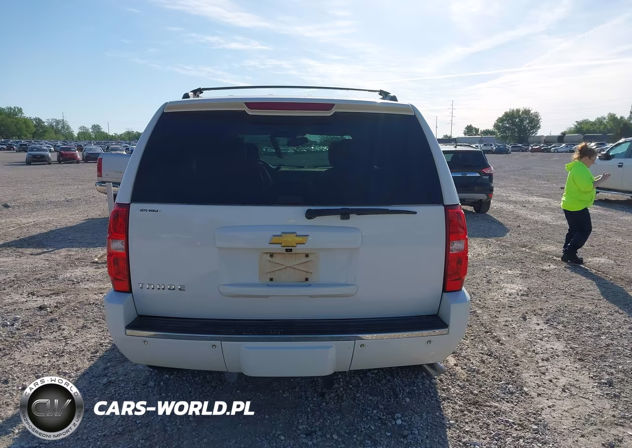 2013 Chevrolet Tahoe Ltz VIN:1GNSKCE07DR330837 - 16