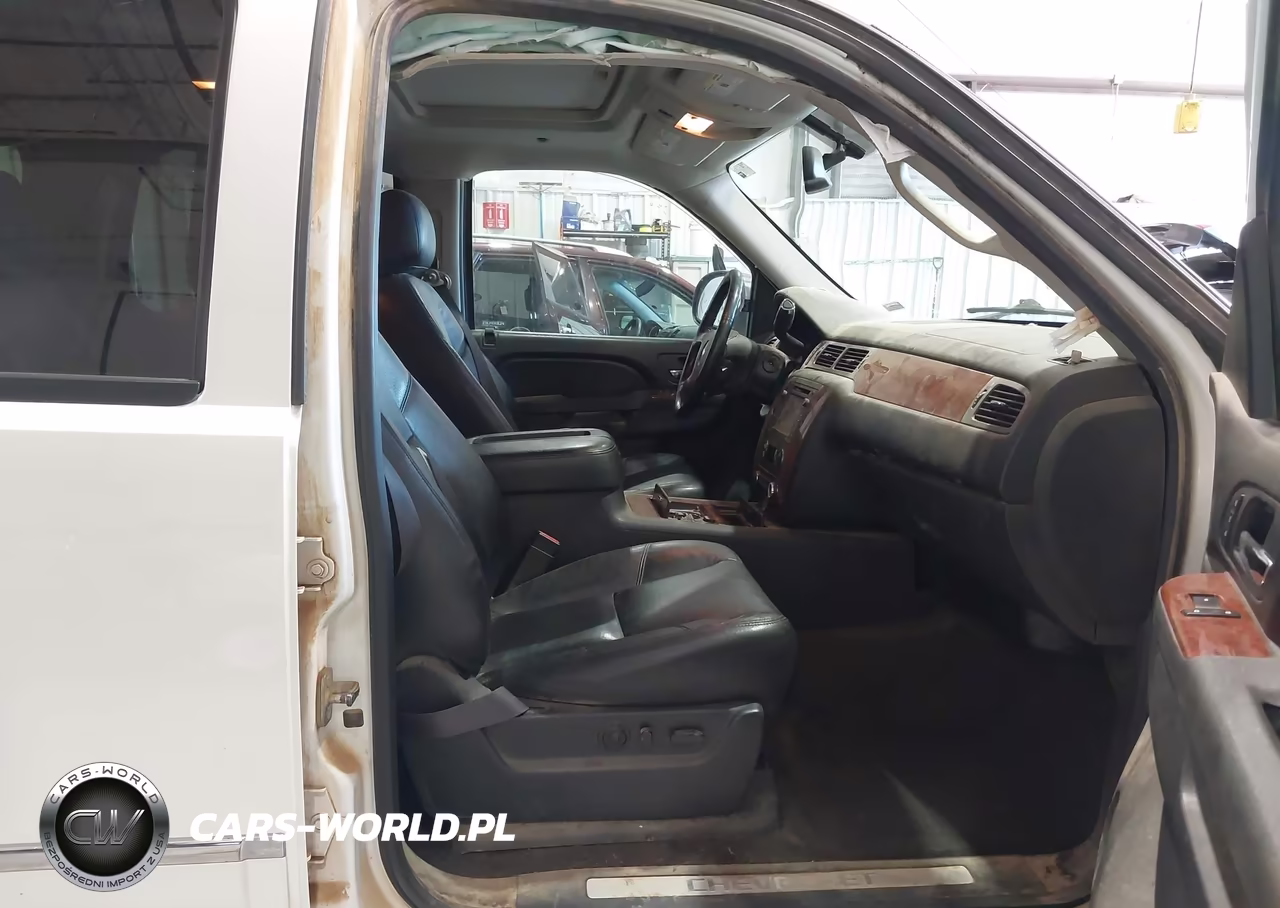 2013 Chevrolet Tahoe Ltz VIN:1GNSKCE07DR330837 - 5
