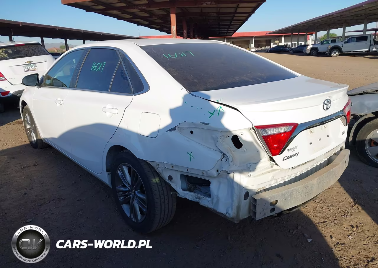 2016 Toyota Camry Se VIN:4T1BF1FK1GU216069 - 3