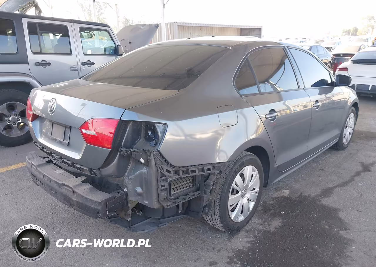 2011 Volkswagen Jetta 2.0L S VIN:3VW2K7AJ8BM117857 - 4