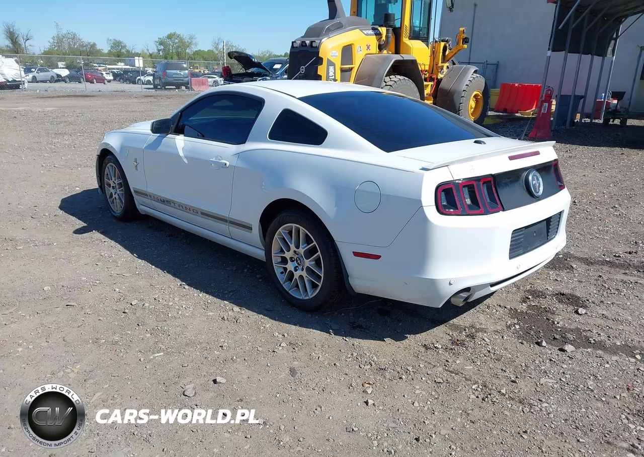 2014 Ford Mustang V6 Premium VIN:1ZVBP8AM9E5200192 - 3