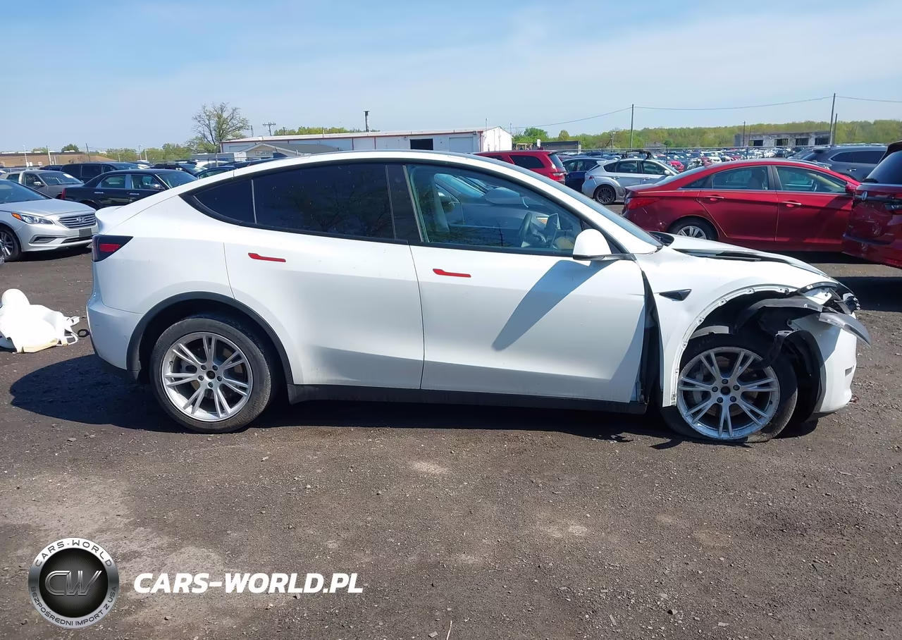 2022 Tesla Model Y Long Range Dual Motor All-Wheel Drive VIN:7SAYGDEE4NF321061 - 13