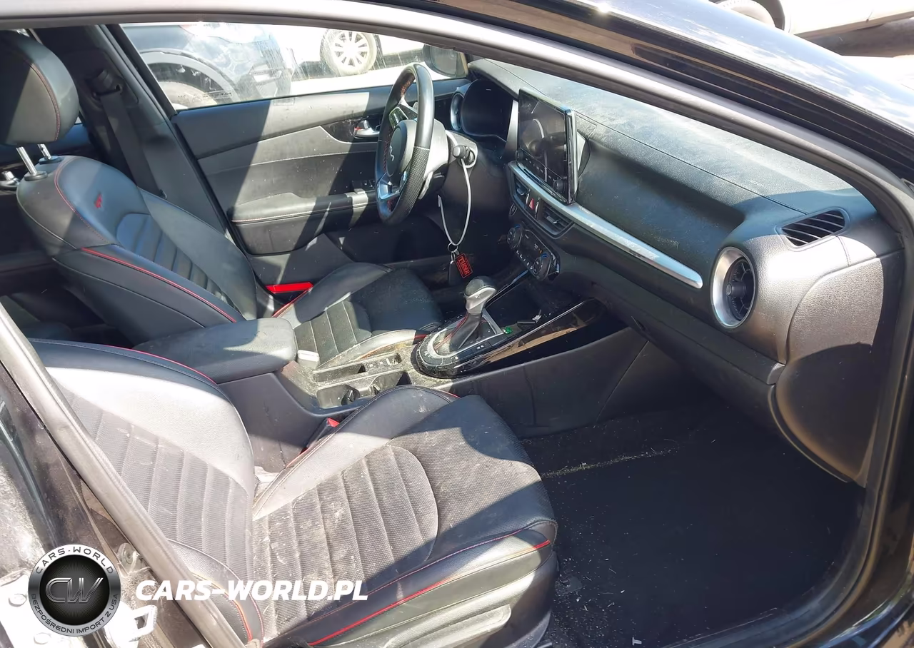 2022 Kia Forte Gt VIN:3KPF44AC1NE430052 - 5