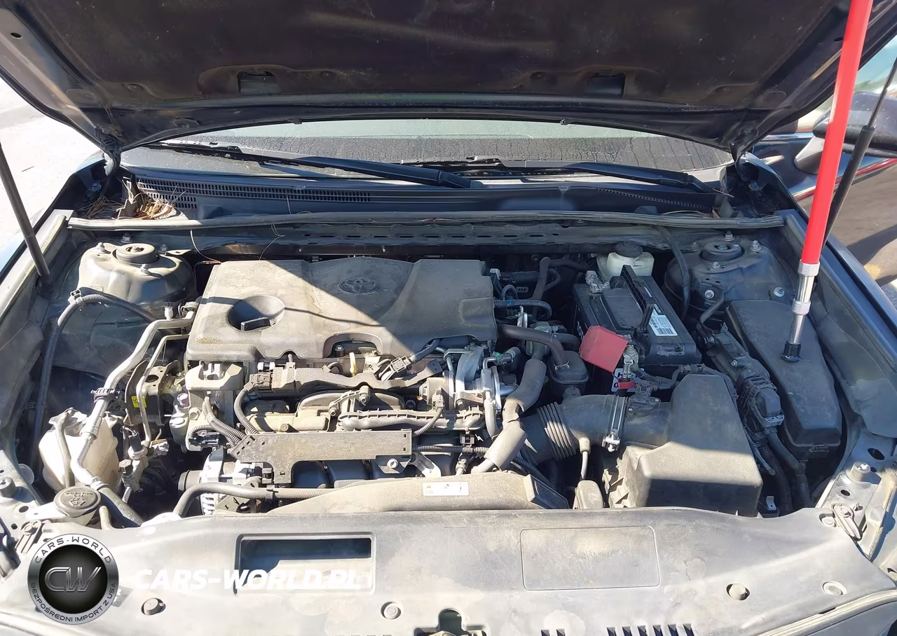 2018 Toyota Camry Le VIN:4T1B11HK0JU635761 - 10