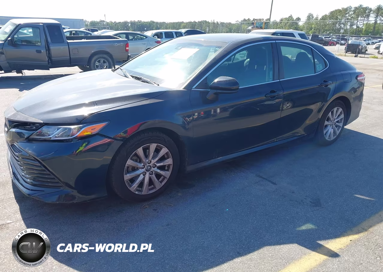 2018 Toyota Camry Le VIN:4T1B11HK0JU635761 - 2