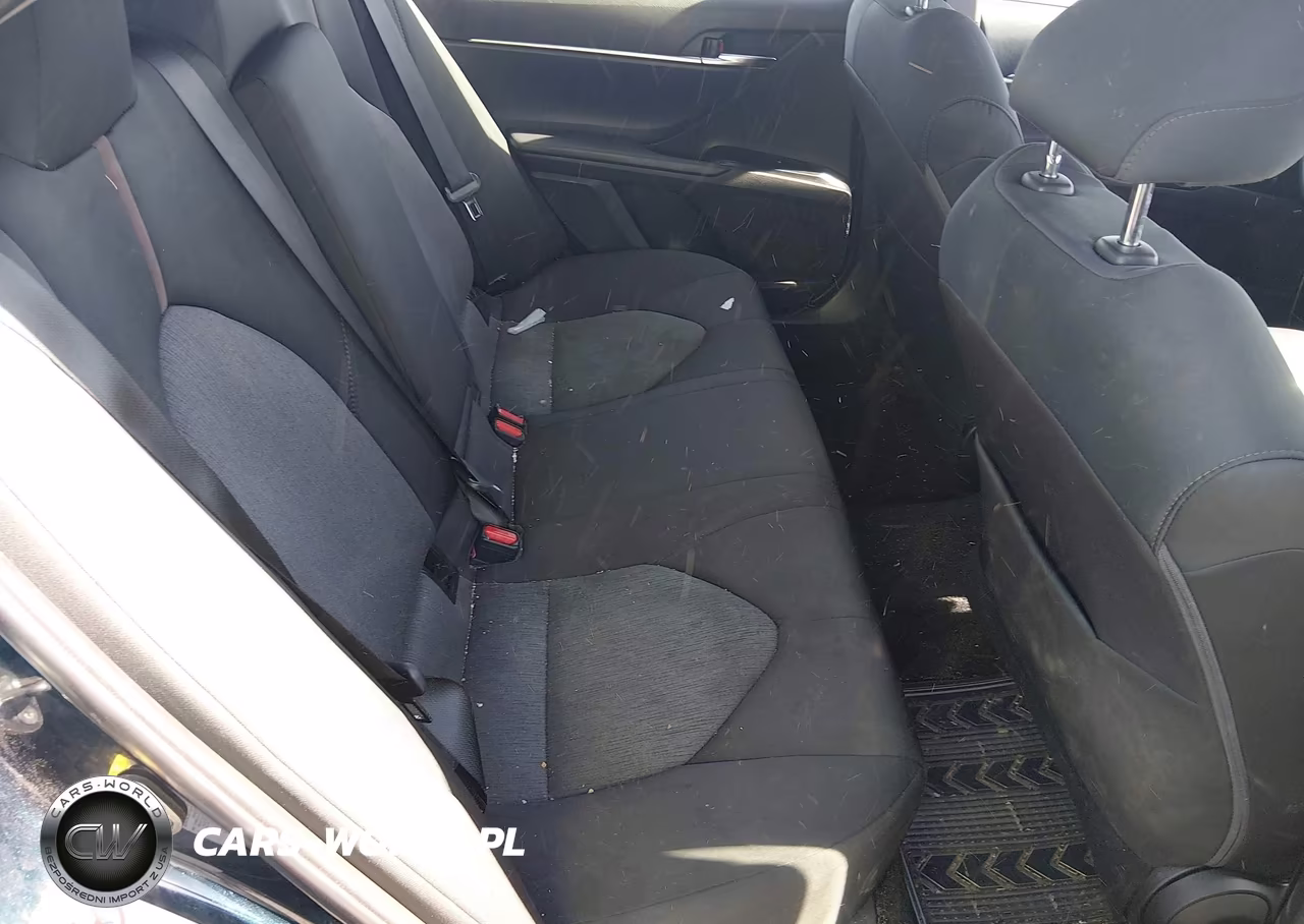 2018 Toyota Camry Le VIN:4T1B11HK0JU635761 - 8