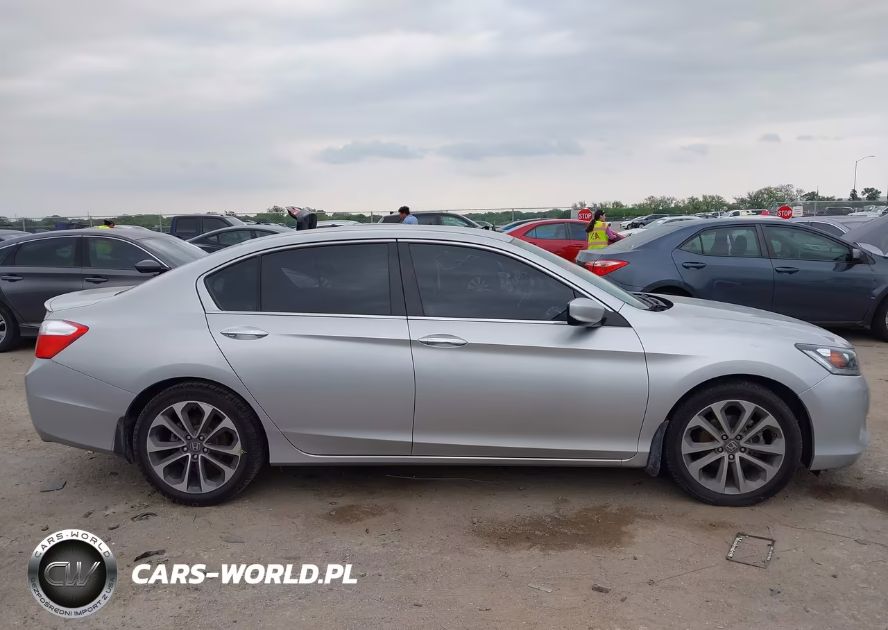 2015 Honda Accord Sport VIN:1HGCR2F57FA116916 - 12