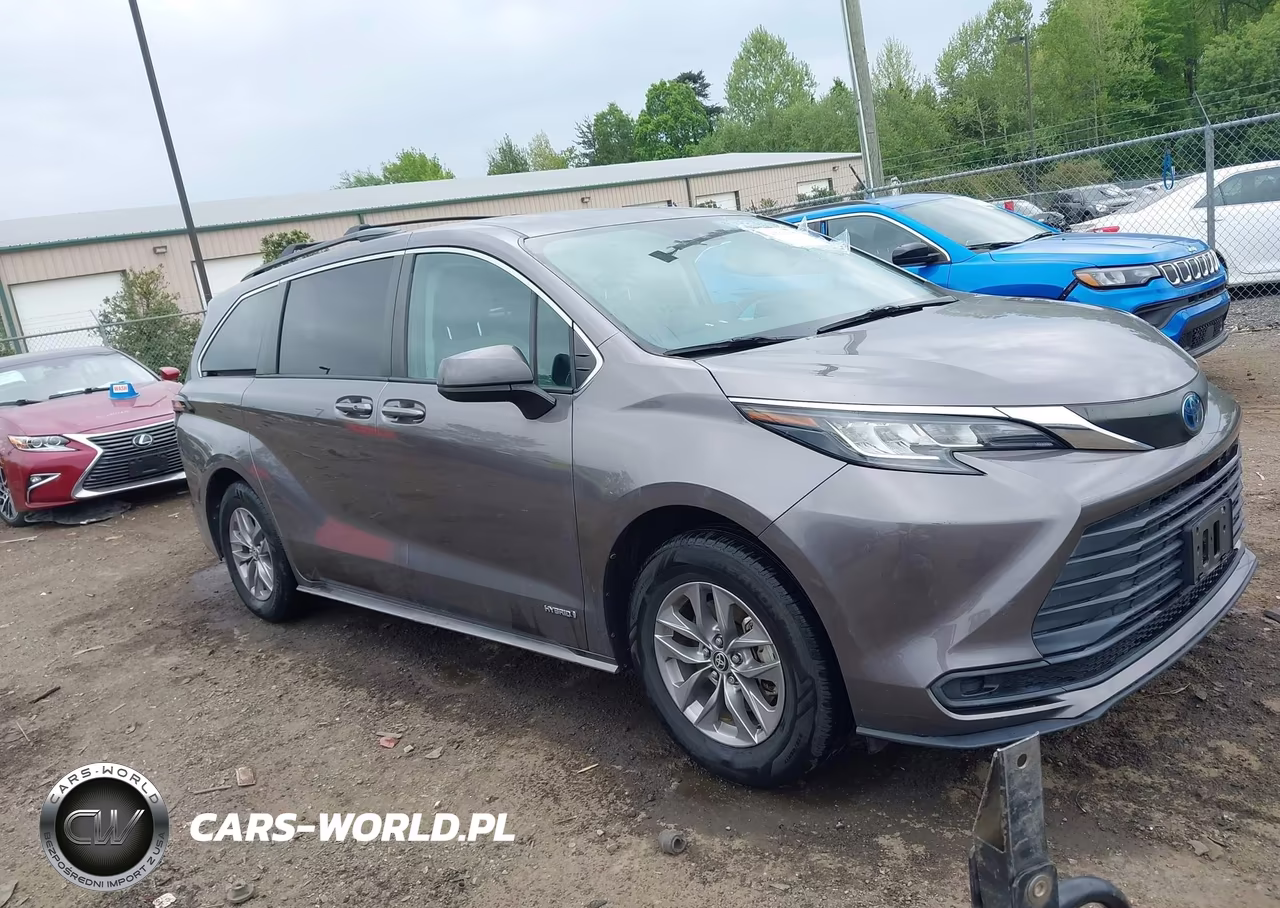 2021 Toyota Sienna Le
