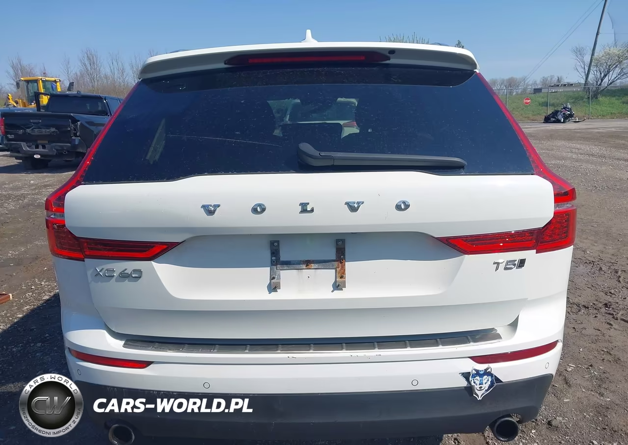 2018 Volvo Xc60 T5 Momentum VIN:YV4102RK2J1077191 - 17