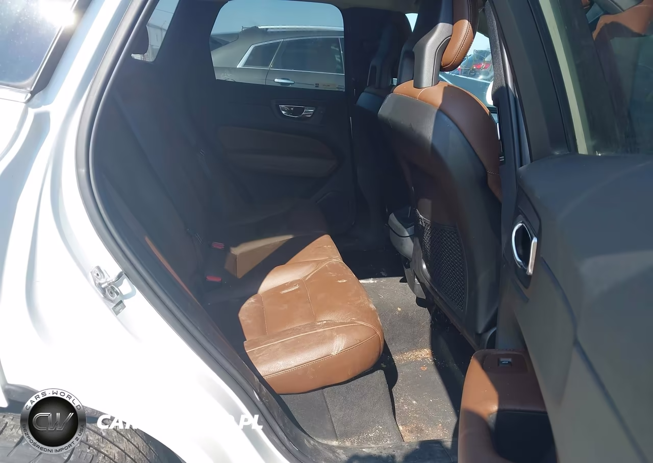 2018 Volvo Xc60 T5 Momentum VIN:YV4102RK2J1077191 - 8