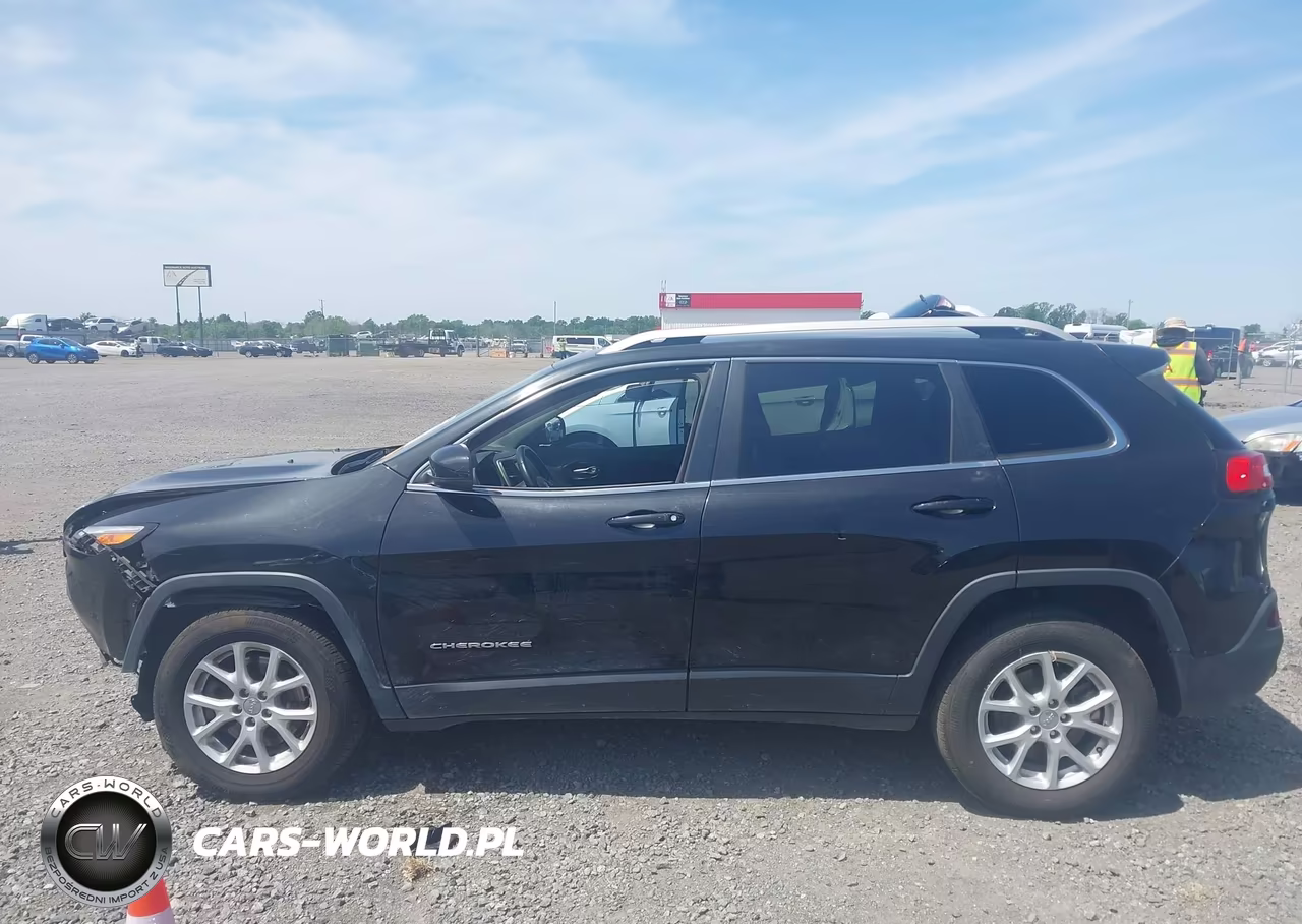 2015 Jeep Cherokee Latitude VIN:1C4PJMCS9FW614521 - 14