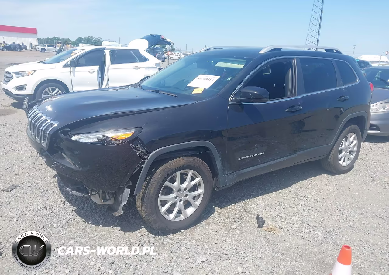 2015 Jeep Cherokee Latitude VIN:1C4PJMCS9FW614521 - 2