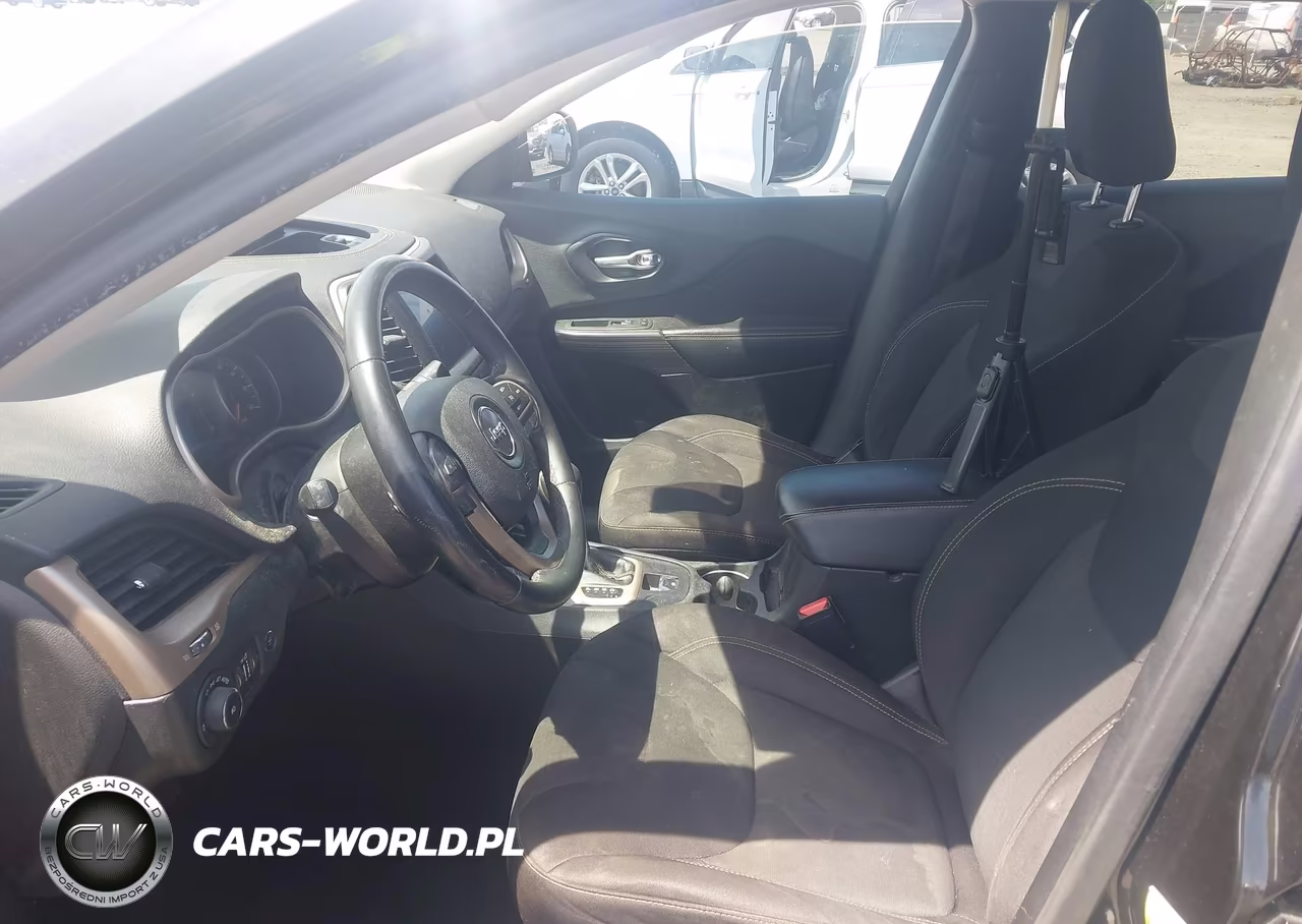 2015 Jeep Cherokee Latitude VIN:1C4PJMCS9FW614521 - 5