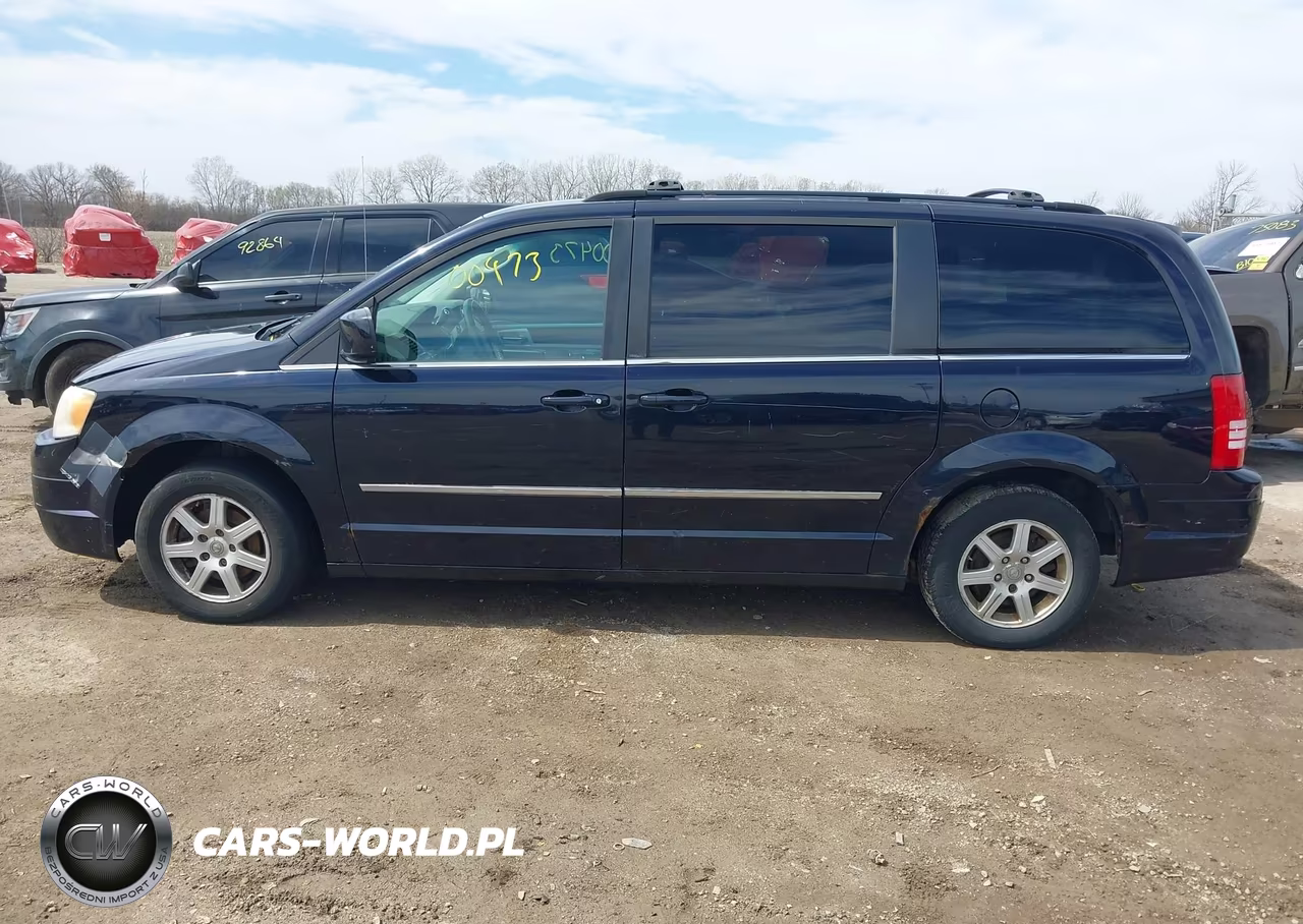 2010 Chrysler Town & Country Touring VIN:2A4RR5D11AR493752 - 14