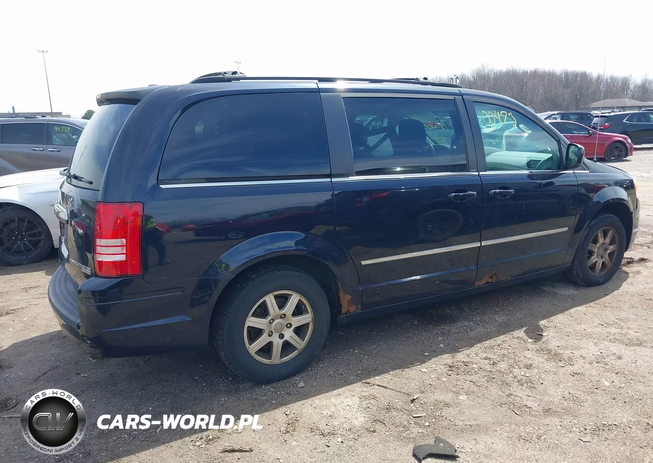 2010 Chrysler Town & Country Touring VIN:2A4RR5D11AR493752 - 4