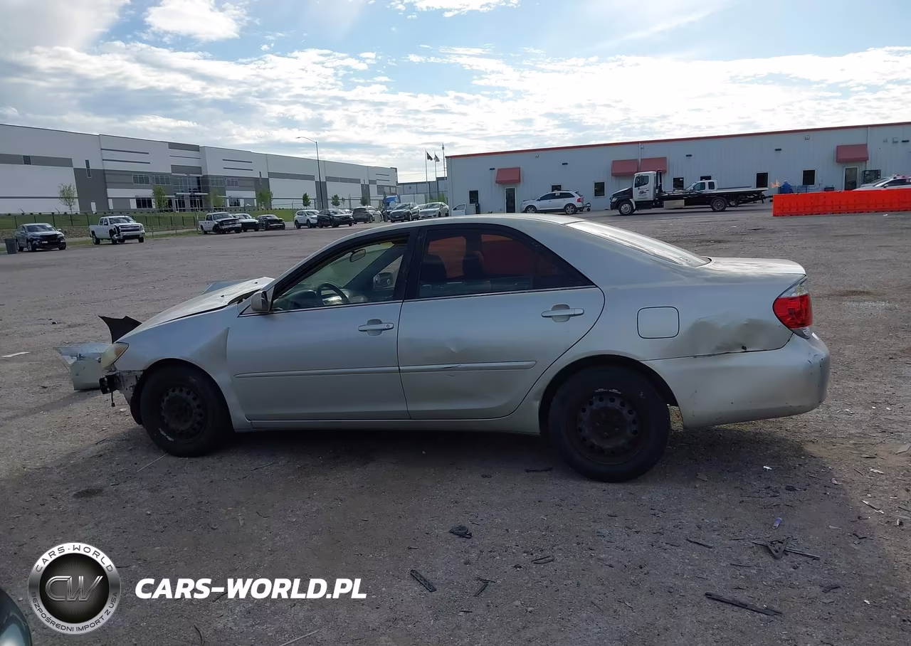 2005 Toyota Camry Le VIN:4T1BE32K25U551844 - 13
