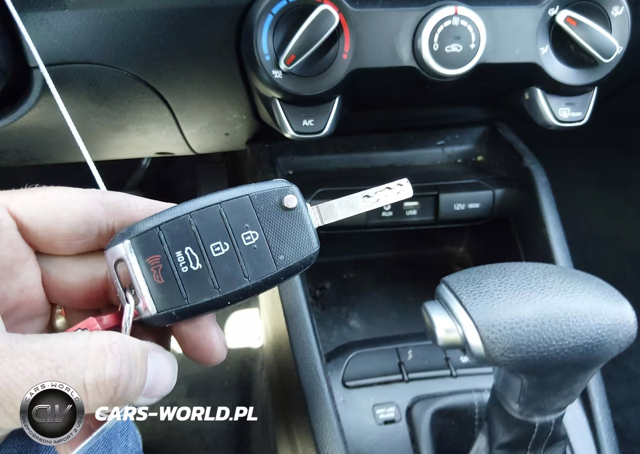 2019 Kia Rio S VIN:3KPA24AB9KE182555 - 11
