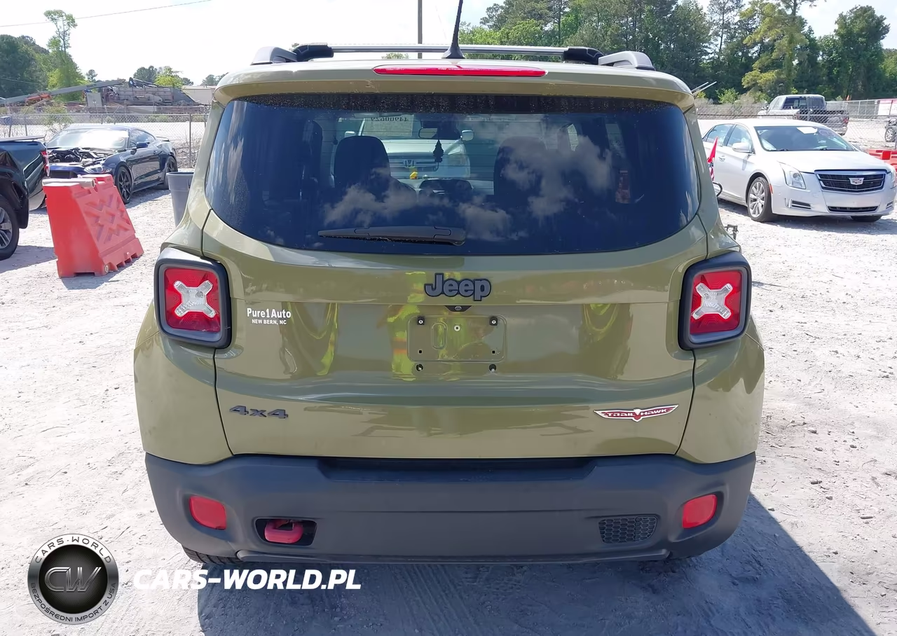 2015 Jeep Renegade Trailhawk VIN:ZACCJBCT0FPB56955 - 17