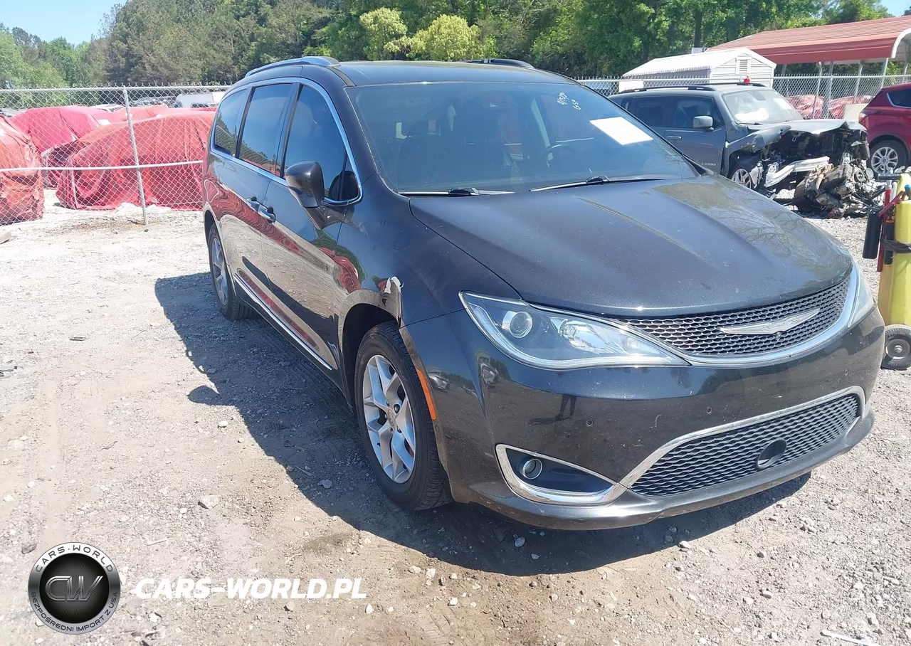 2017 Chrysler Pacifica Touring-L Plus