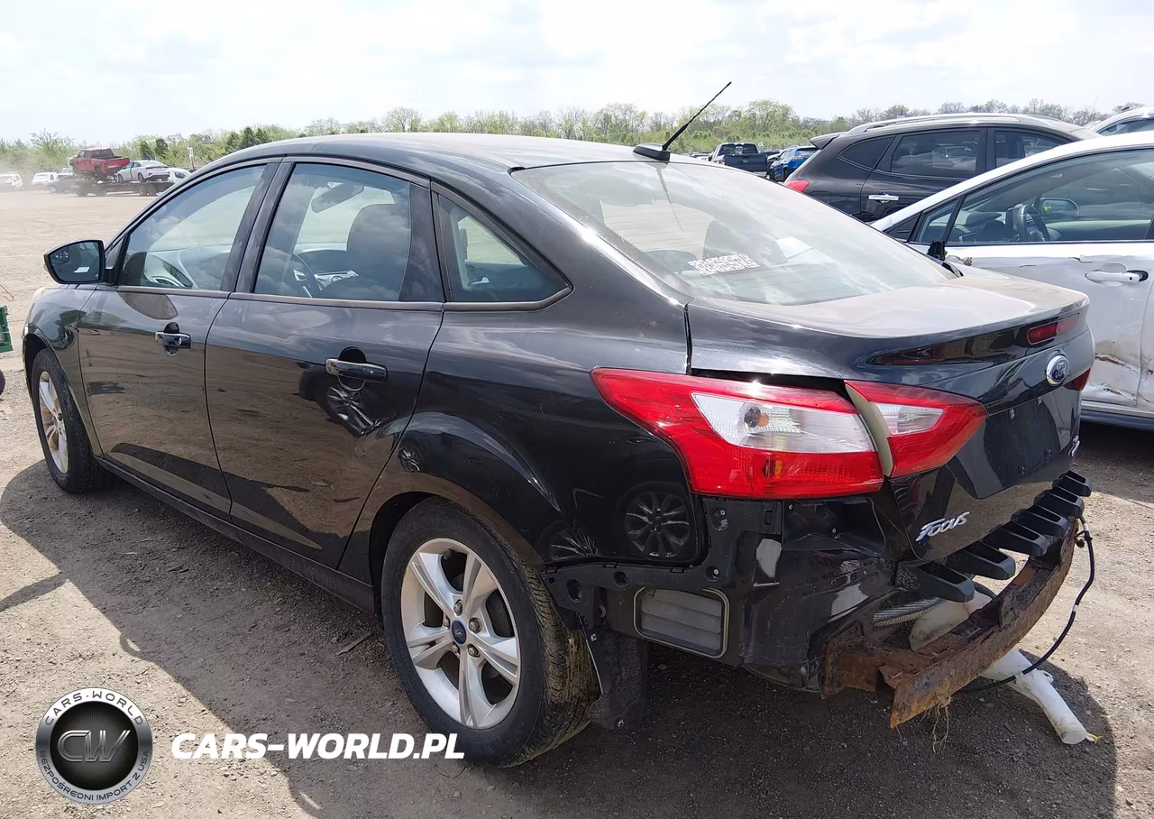 2013 Ford Focus Se VIN:1FADP3F22DL168627 - 3