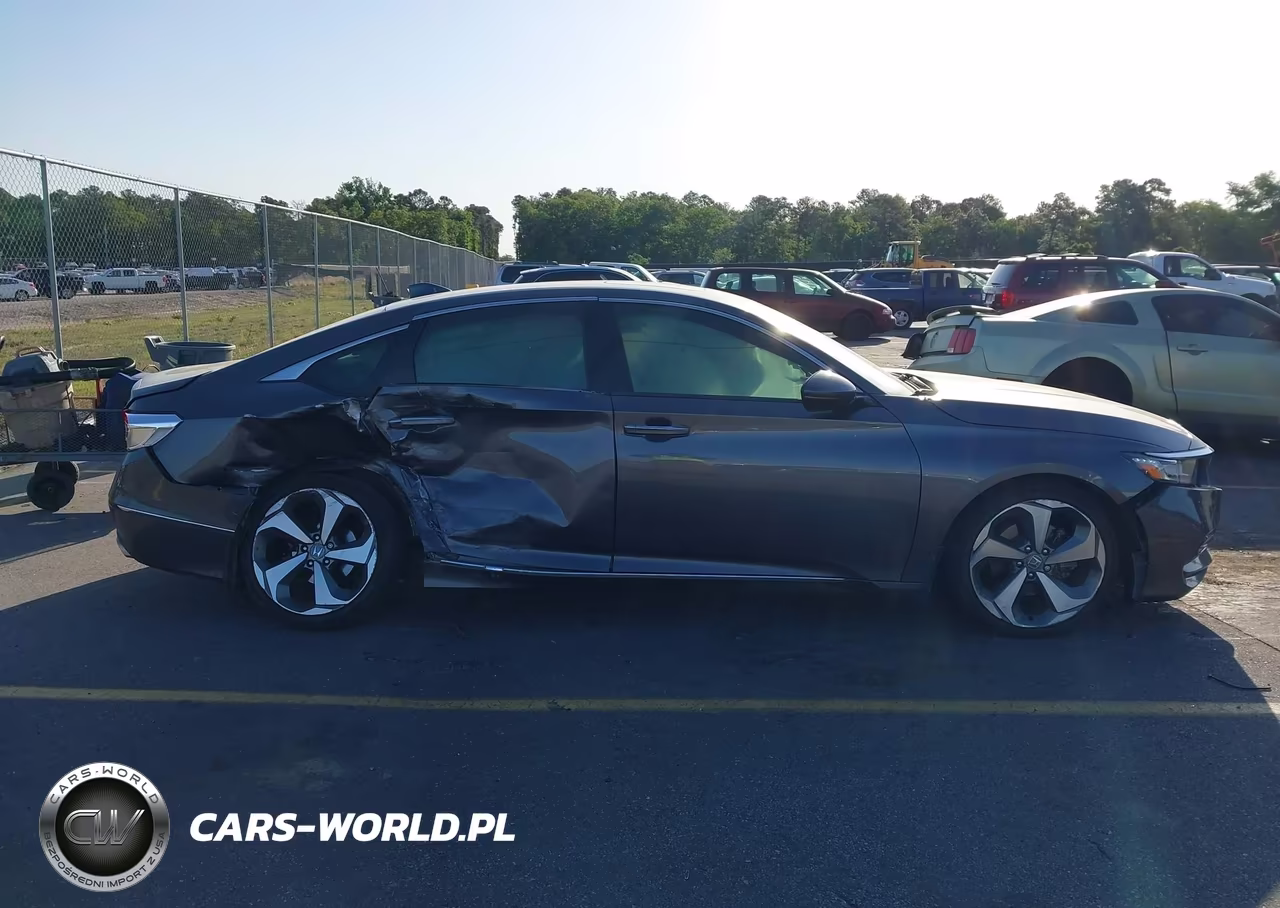 2018 Honda Accord Touring 2.0T VIN:1HGCV2F9XJA021158 - 13