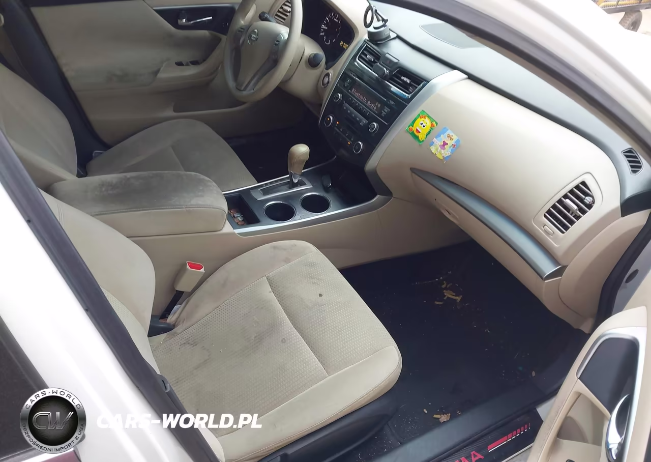 2015 Nissan Altima 2.5 S VIN:1N4AL3AP0FN330666 - 5