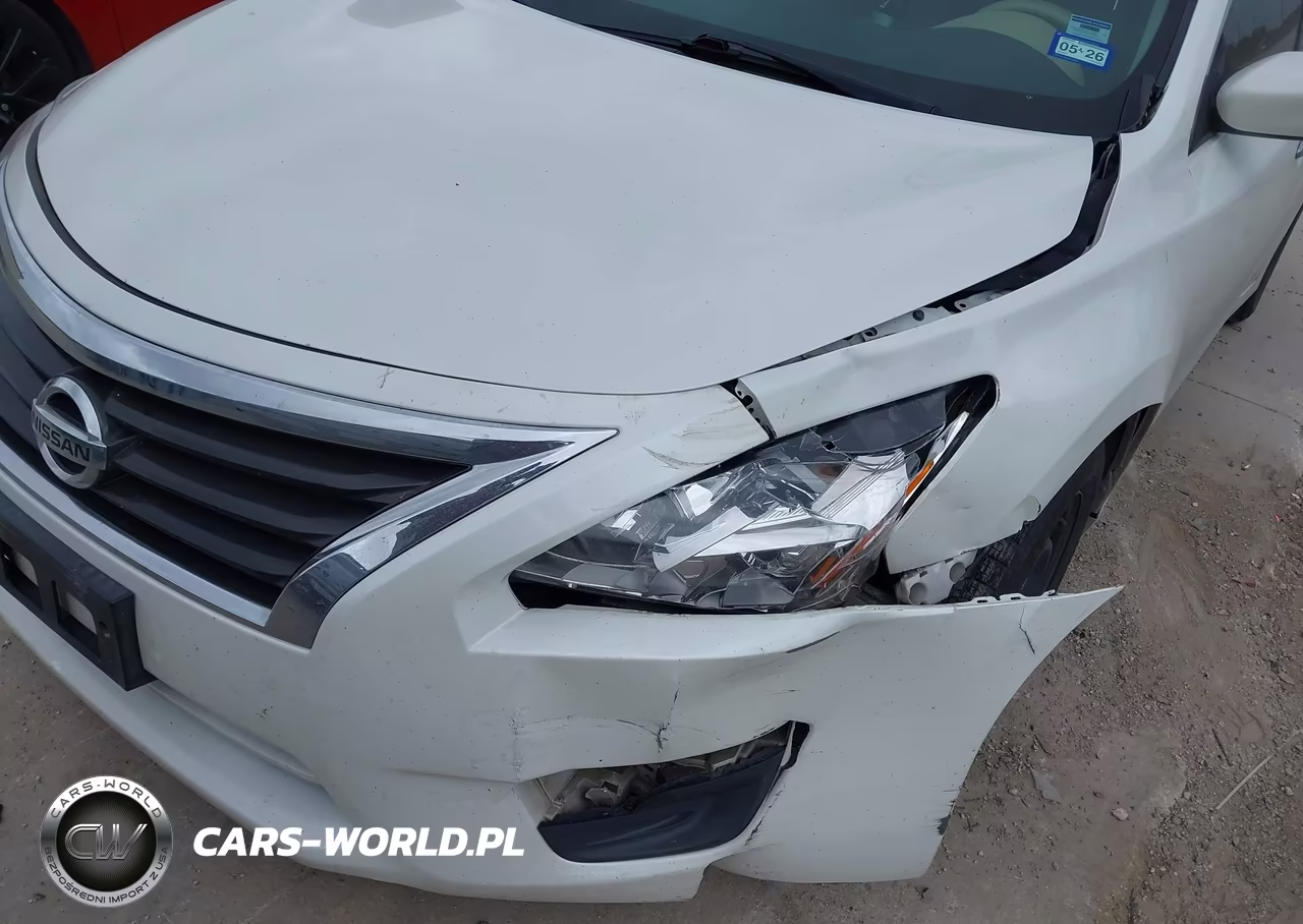 2015 Nissan Altima 2.5 S VIN:1N4AL3AP0FN330666 - 6