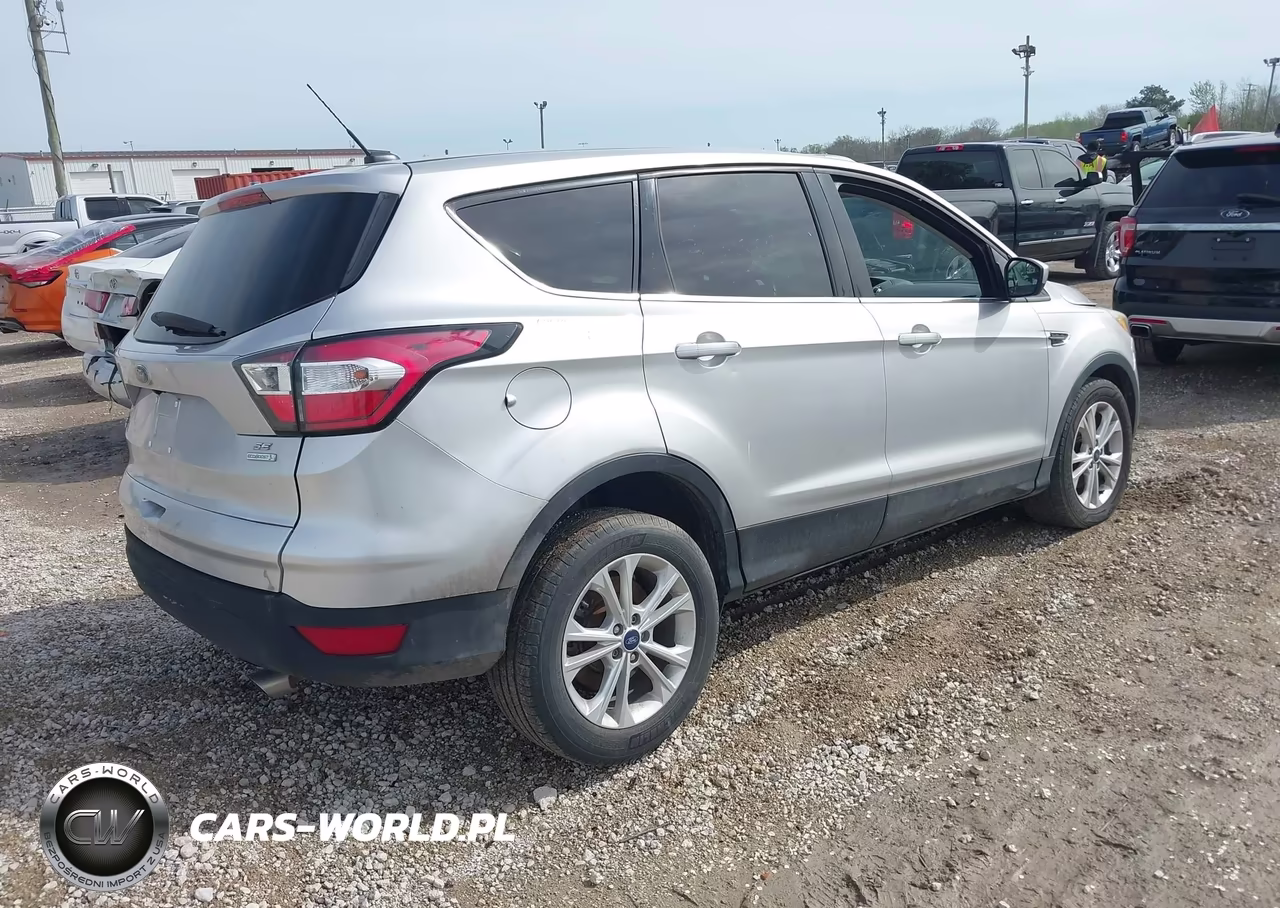 2017 Ford Escape Se VIN:1FMCU0GD1HUB42853 - 4