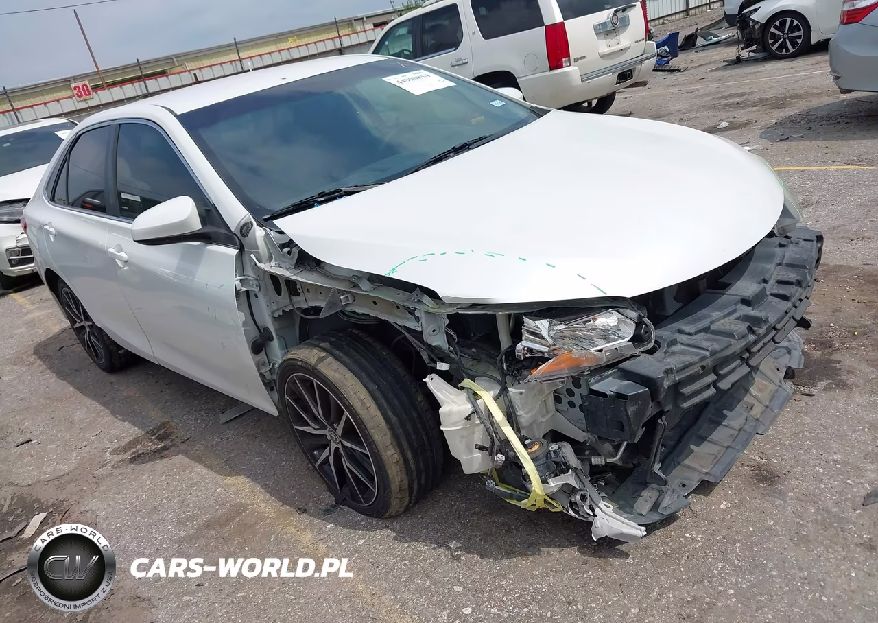 2015 Toyota Camry Xse