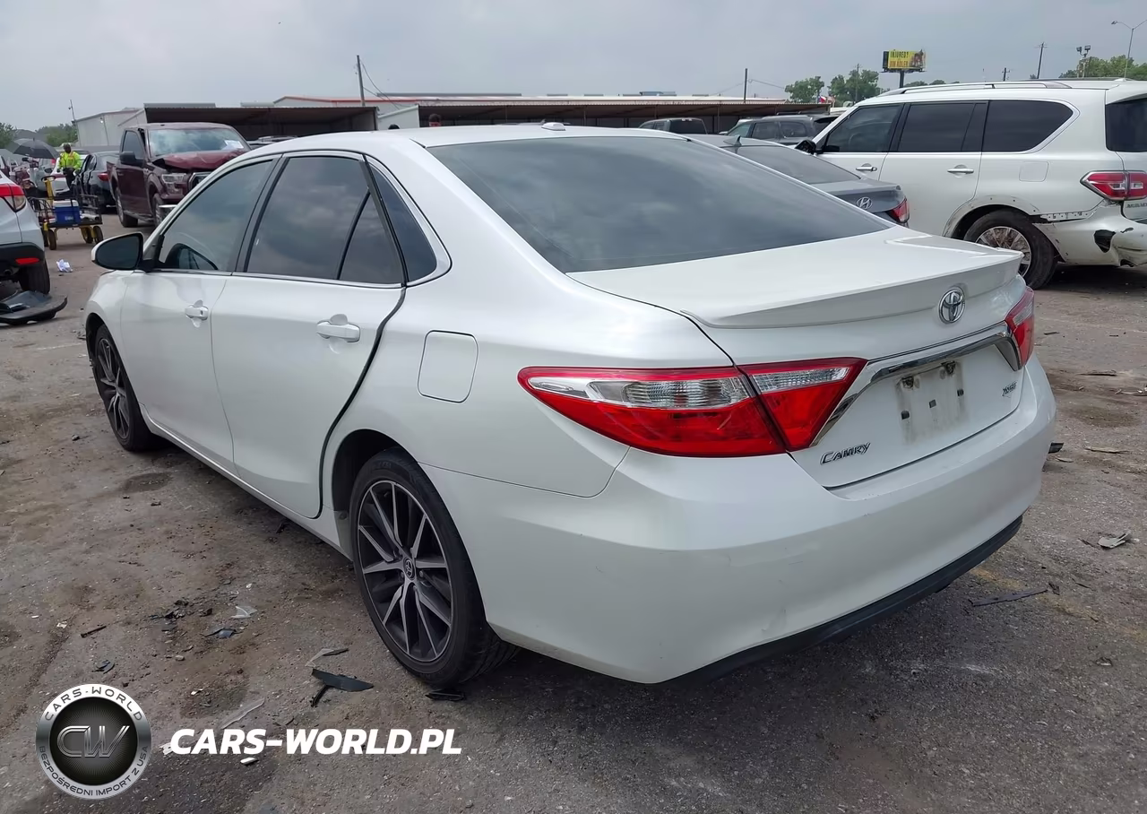2015 Toyota Camry Xse VIN:4T1BF1FK6FU488759 - 3