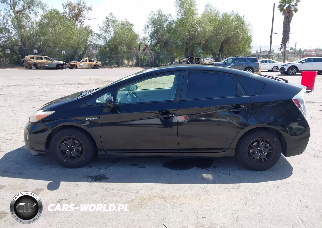 2013 Toyota Prius Four VIN:JTDKN3DU3D5587165 - 14