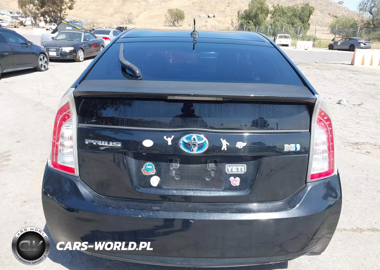 2013 Toyota Prius Four VIN:JTDKN3DU3D5587165 - 16