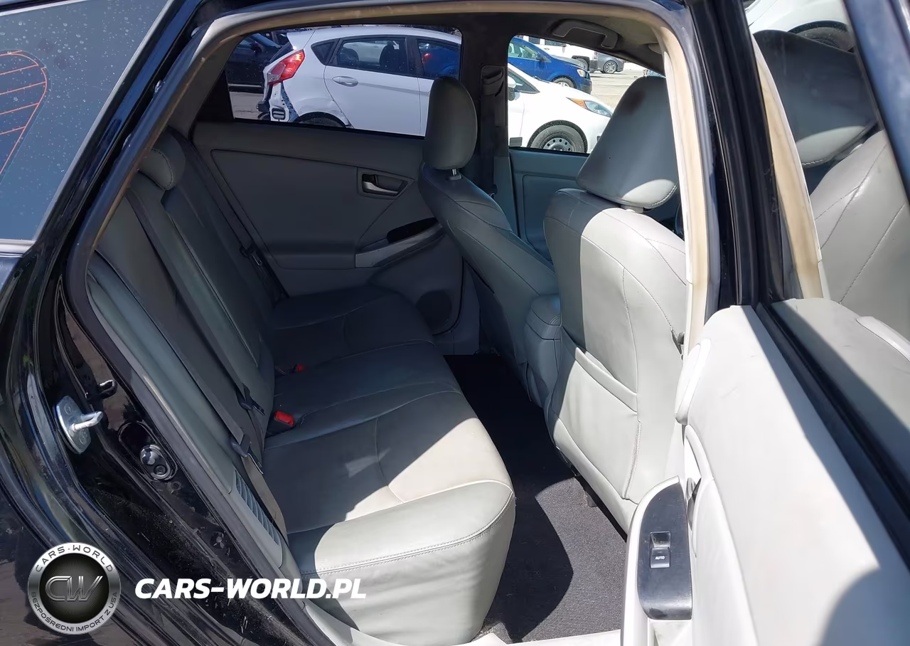 2013 Toyota Prius Four VIN:JTDKN3DU3D5587165 - 8