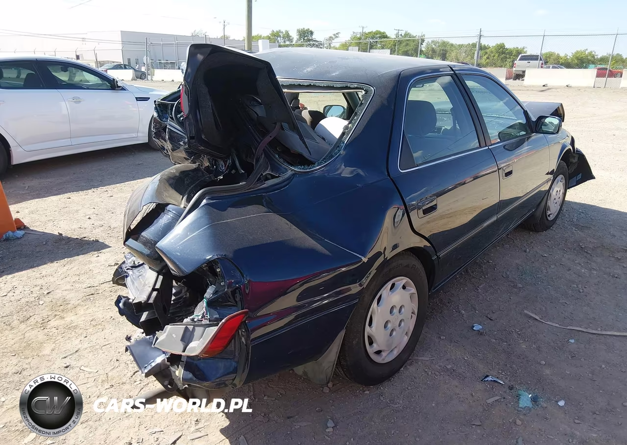 1999 Toyota Camry Le VIN:JT2BG22K0X0311008 - 4