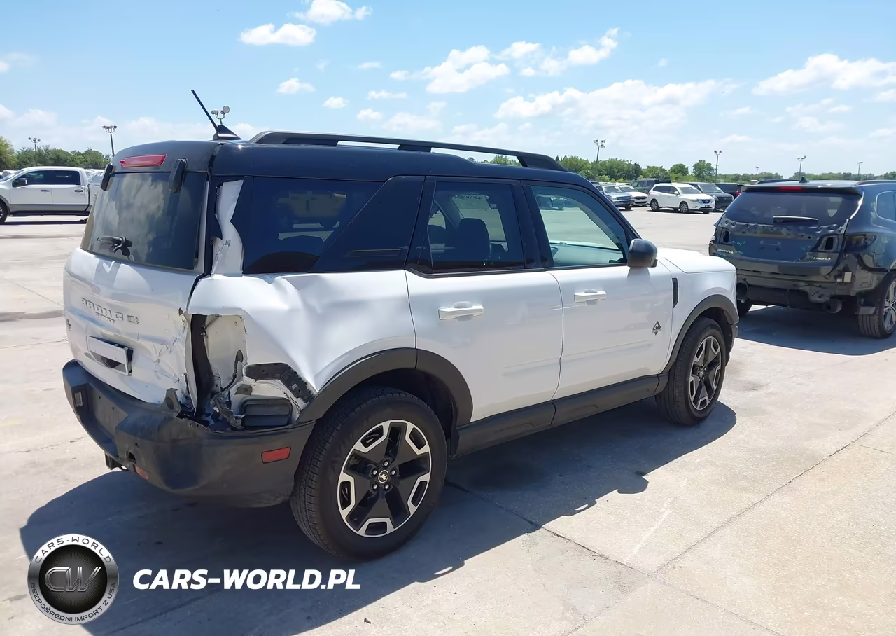 2021 Ford Bronco Sport Outer Banks VIN:3FMCR9C67MRA66621 - 4